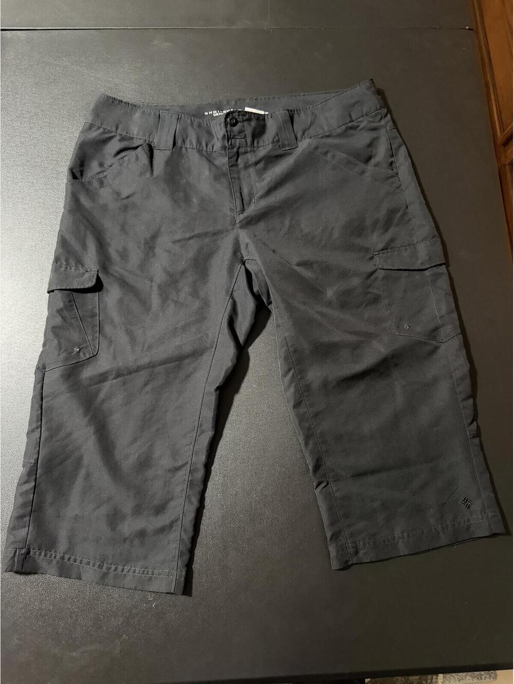 Columbia Women's Black Cargo Capri Pants Size 8
